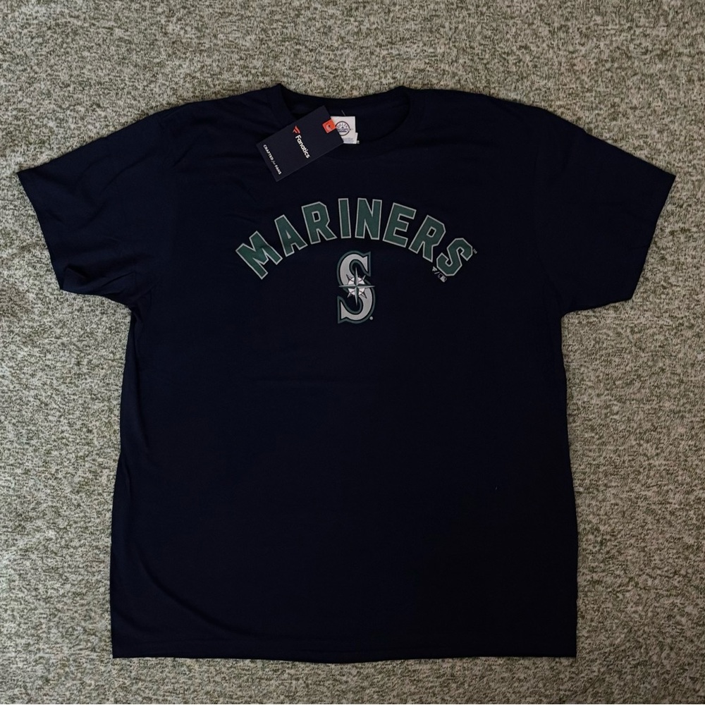 Seattle Mariners. Gilbert #36. Size XL. Navy t-shirt. NWT.